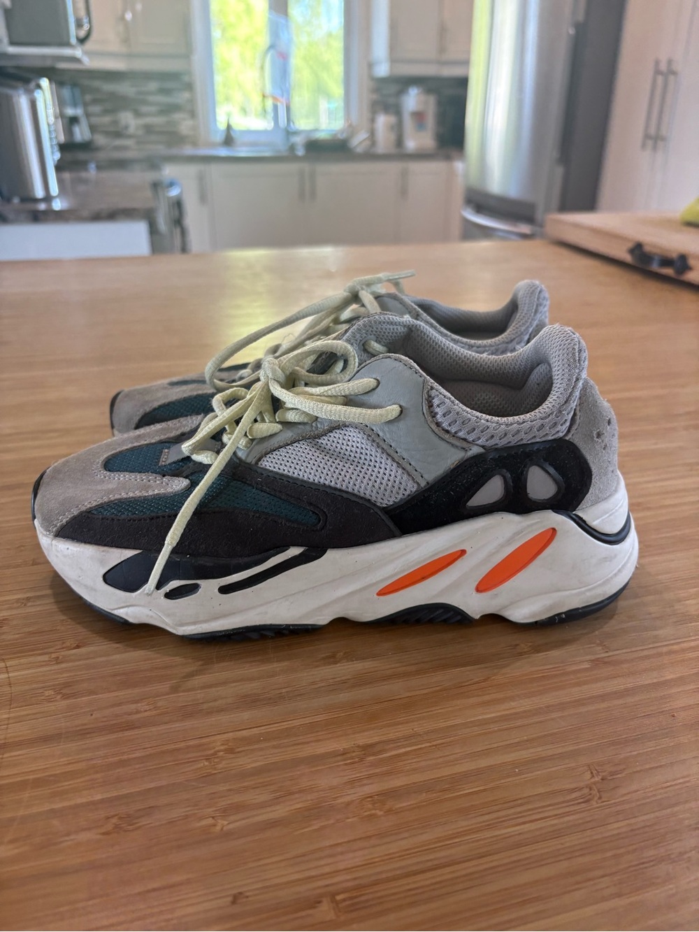 Yeezy boost 700